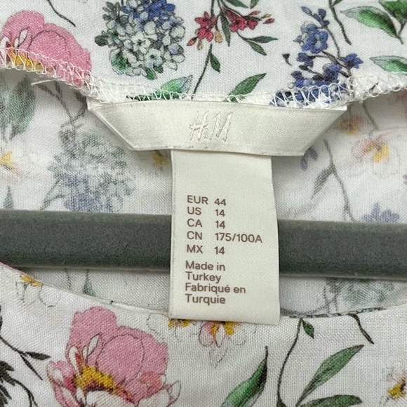 H&M White Floral Blouse (14) - Picture 2 of 2